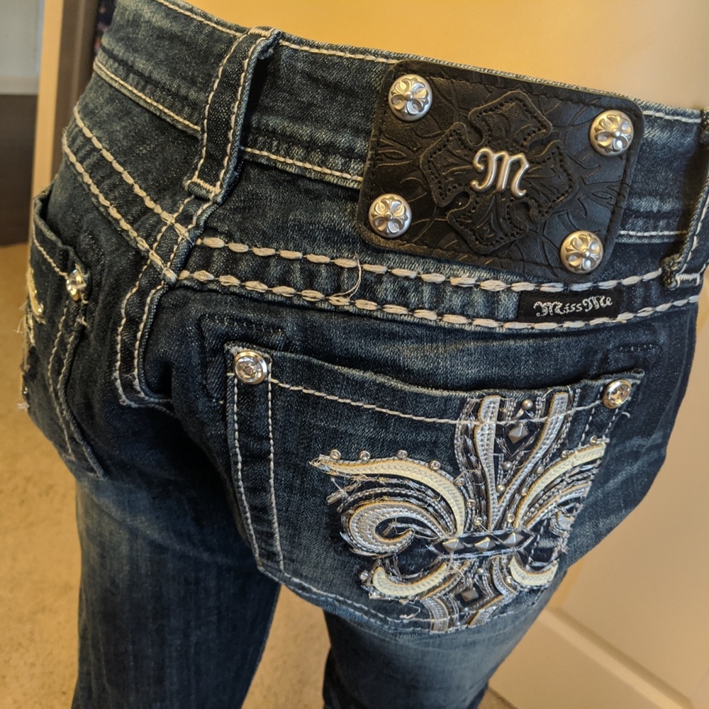 Miss Me jeans dark wash distressed sz 28
